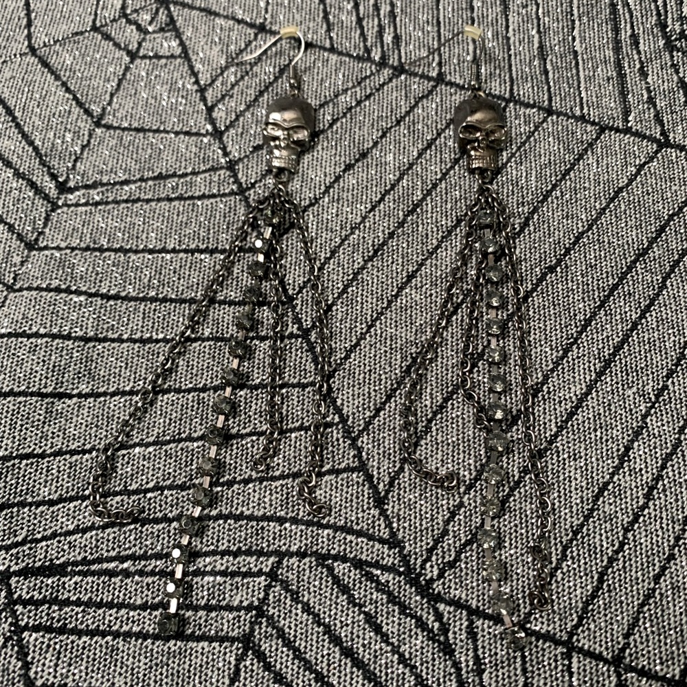 Skull Chain Dangle Earrings